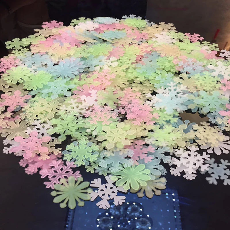 Självlysande snöflingor väggdekor - Vintrig design - Barnrumsdekor - Väggdekorshopen	